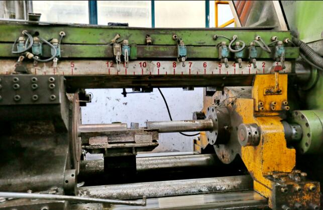 Kedua, pengeluaran profil aluminium, profil aluminium yang disesuaikan, dan teknik pemprosesan yang indah untuk profil berbentuk khas.